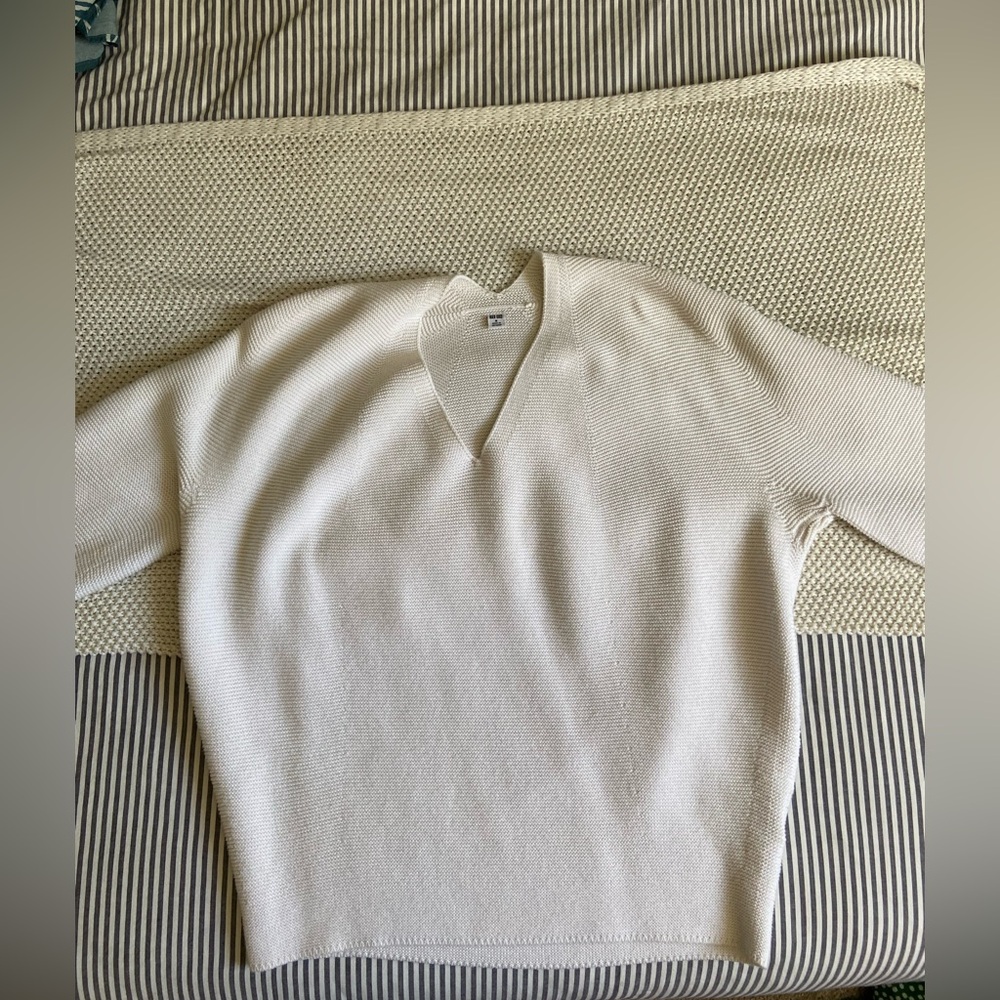 Women’s knitted sweater shirt- Medium